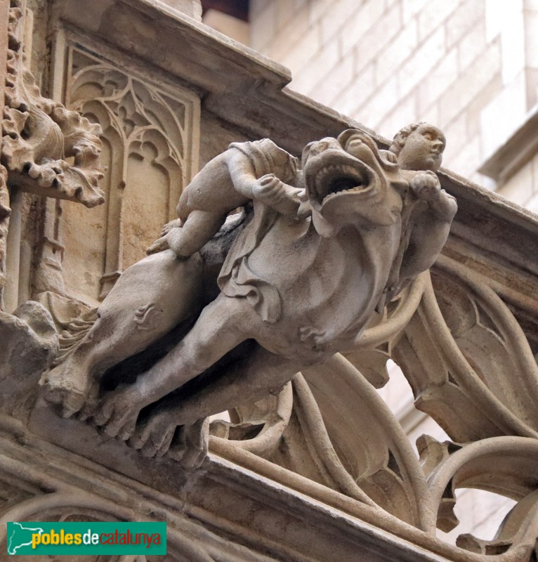 Barcelona - Palau de la Generalitat. Façana gòtica del carrer del Bisbe