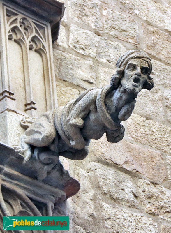 Barcelona - Palau de la Generalitat. Façana gòtica del carrer del Bisbe