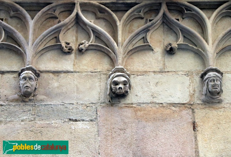 Barcelona - Palau de la Generalitat. Façana gòtica del carrer del Bisbe