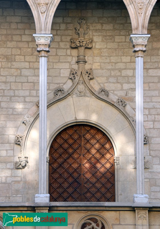 Barcelona - Palau de la Generalitat. Porta a la galeria gòtica