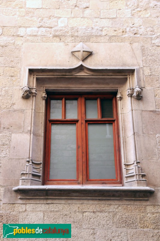 Barcelona - Palau de la Generalitat. Façana del carrer del Bisbe del segle XVI