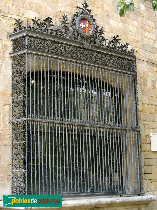 Barcelona - Hospital de la Santa Creu. Reixa de la Farmàcia