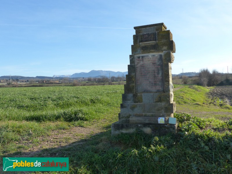 Folgueroles - Ruta verdagueriana. Monòlit a prop de La Font del Desmai