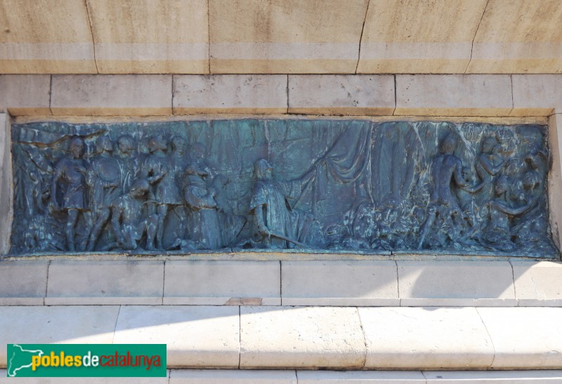 Barcelona - Monument a Colom. Descobriment del Nou Món