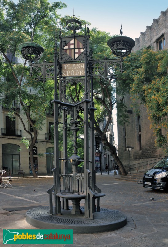 Barcelona - Font de la plaça Sant Pere