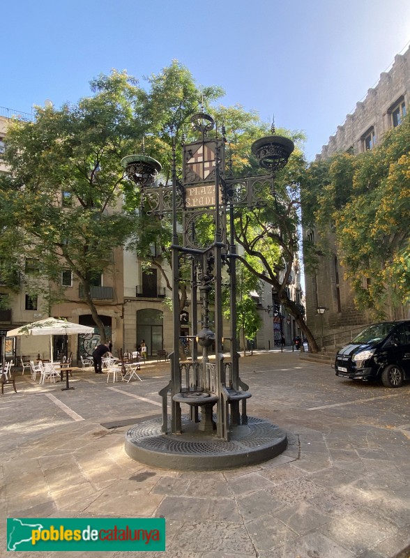 Barcelona - Font de la plaça Sant Pere