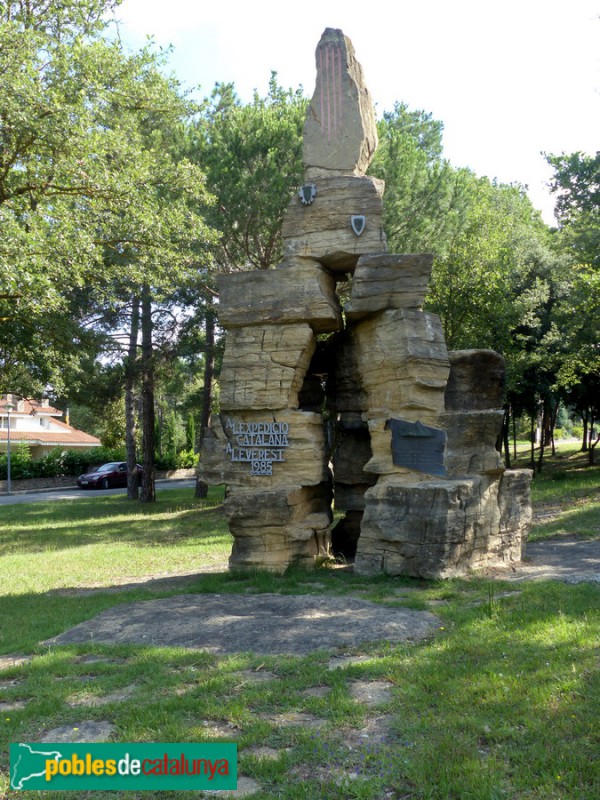 Taradell - Monument a l'Expedició a l'Everest (Foto: Graciel·la Vidal, 2020) Taradell - Monument a l'Expedició a l'Everest