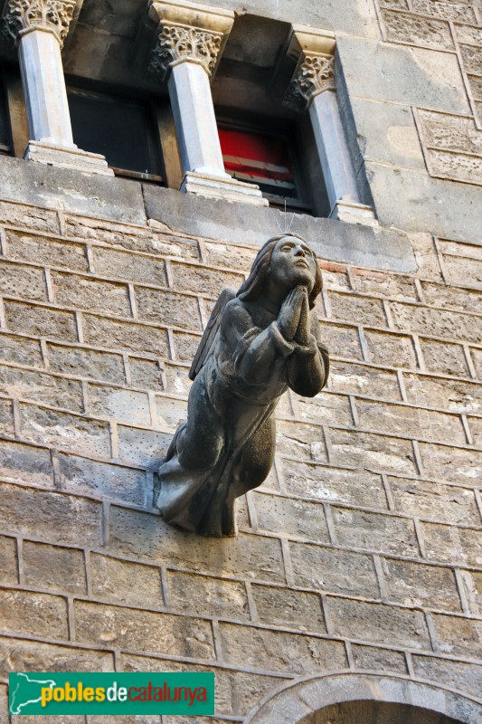 Barcelona - Sant Pere de les Puelles. Gàrgola