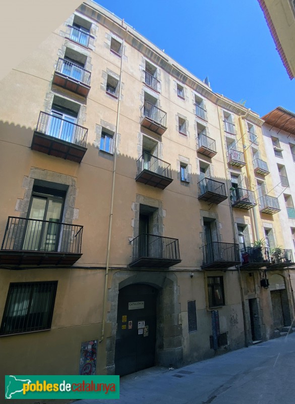 Barcelona - Carrer d'en Cortines, 25-27 (Foto: Albert Esteves, 2020) Barcelona - Carrer d'en Cortines, 25-27