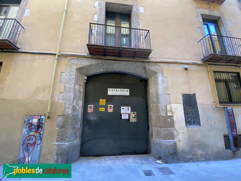 Barcelona - Carrer d'en Cortines, 25-27 (Foto: Albert Esteves, 2020) Barcelona - Carrer d'en Cortines, 25-27