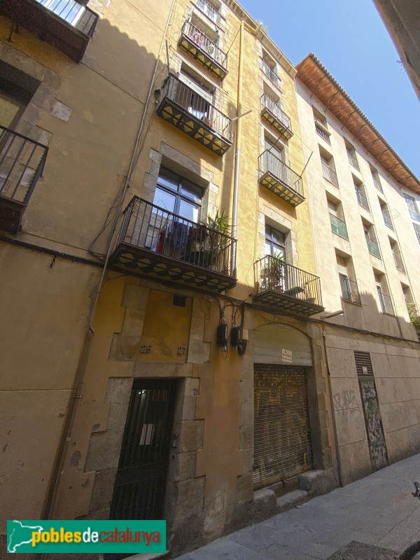 Barcelona - Carrer d'en Cortines, 25-27 (Foto: Albert Esteves, 2020) Barcelona - Carrer d'en Cortines, 25-27