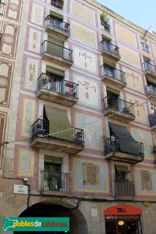 Barcelona - Carrer Carders, 43 (Foto: Albert Esteves, 2013) Barcelona - Carrer Carders, 43