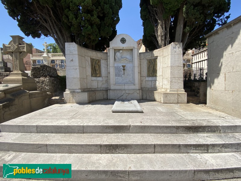 Barcelona - Cementiri de Sant Gervasi. Sepulcre Bertrán i Musitu