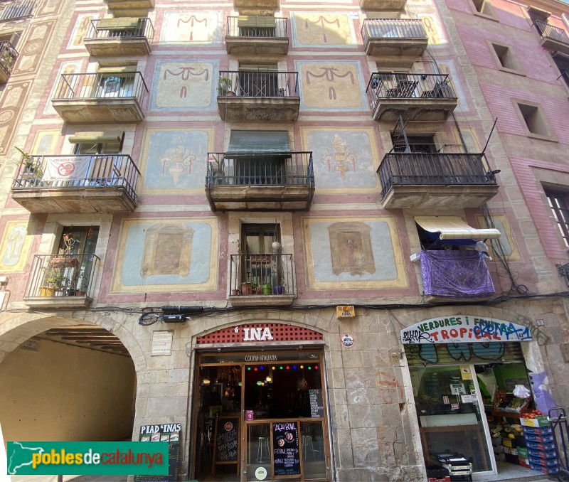 Barcelona - Carrer Carders, 43 (Foto: Albert Esteves, 2020) Barcelona - Carrer Carders, 43