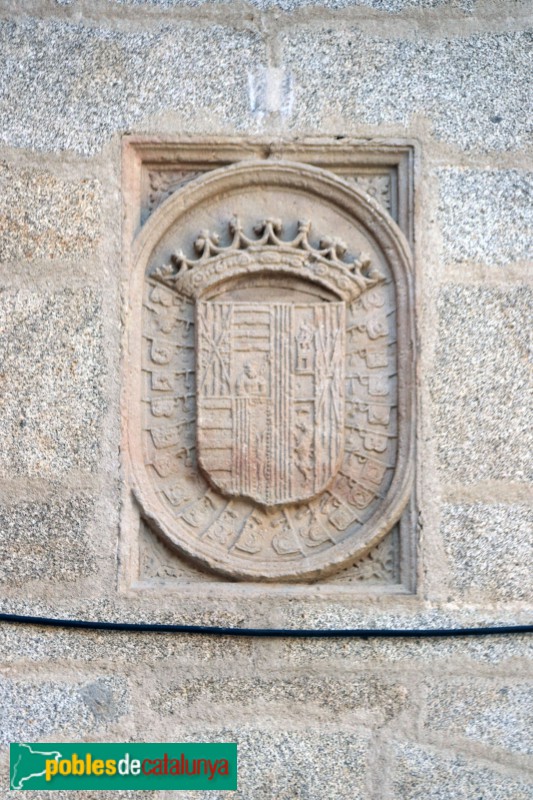 Calonge - Palau del castell. Escut del duc de Sessa (Foto: Albert Esteves, 2020) Calonge - Palau del castell. Escut del duc de Sessa