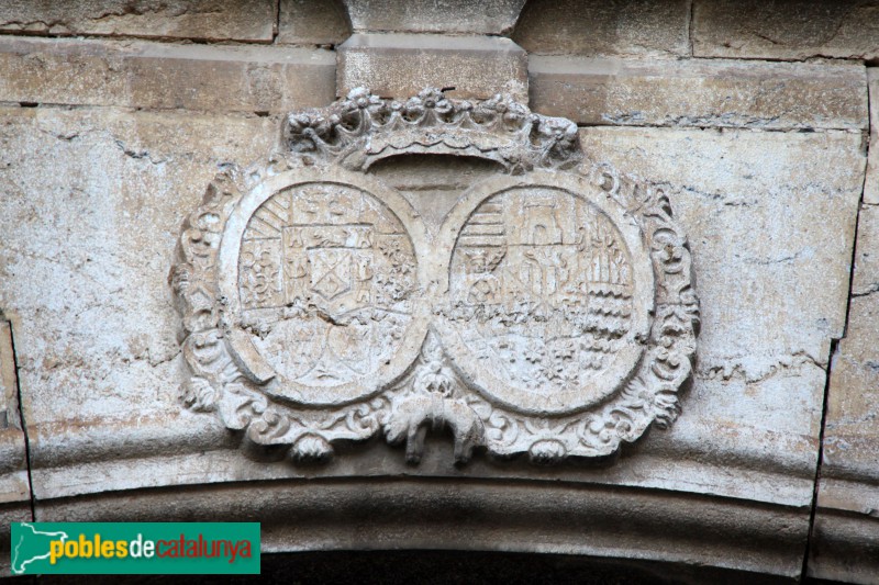 Calonge - Església de Sant Martí. Escut dels barons de Calonge (Foto: Albert Esteves, 2018) Calonge - Església de Sant Martí. Escut dels barons de Calonge