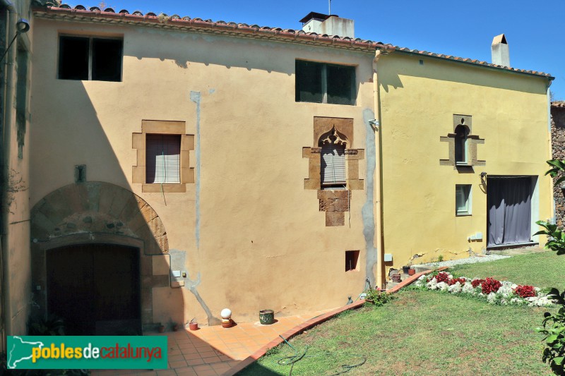 Cruïlles - Casa de la finestra conopial (Foto: Albert Esteves, 2020) Cruïlles - Casa de la finestra conopial