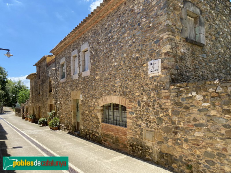 Cruïlles - Nucli de Sant Miquel (Foto: Albert Esteves, 2020) Cruïlles - Nucli de Sant Miquel