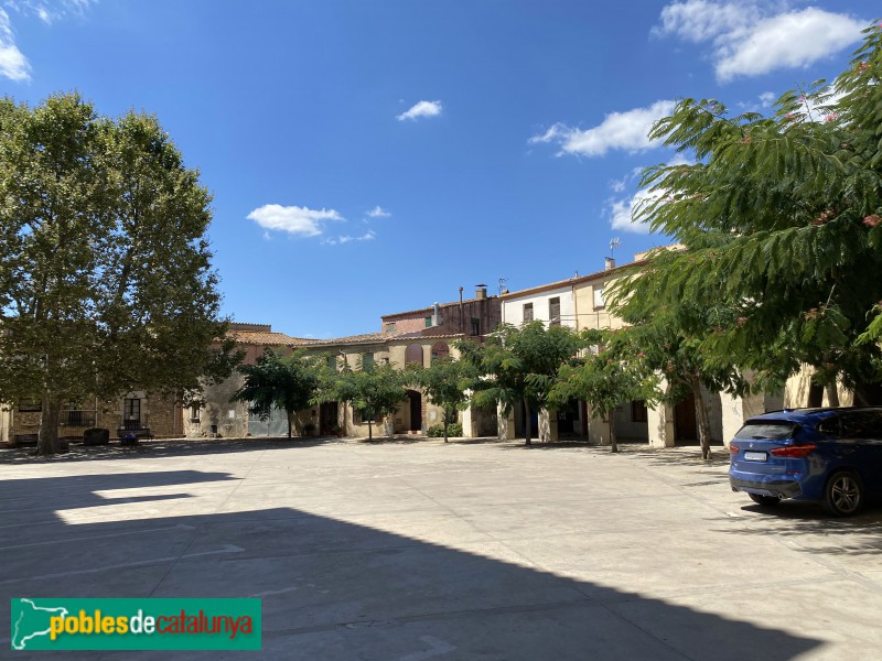 Sant Sadurní de l'Heura. Plaça de la República (Foto: Albert Esteves, 2020) Sant Sadurní de l'Heura. Plaça de la República