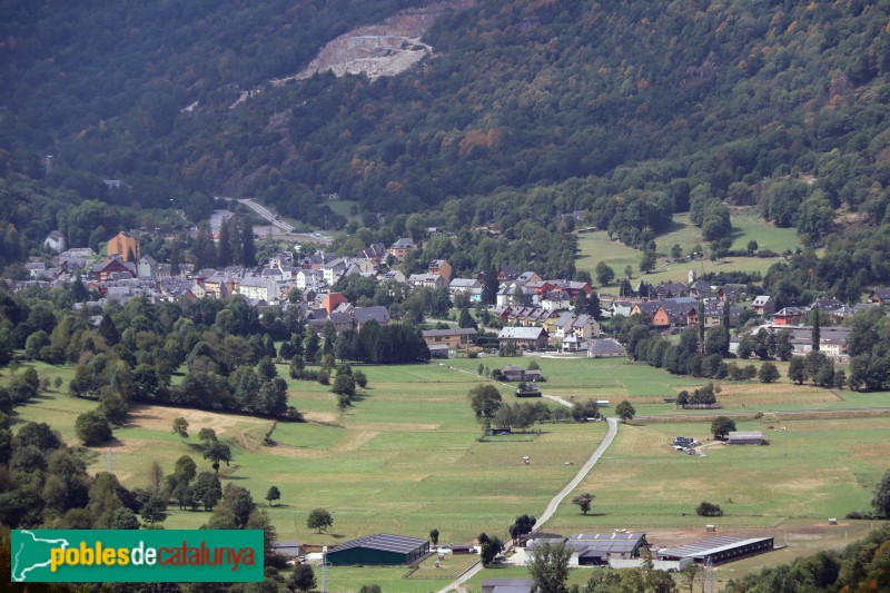 Les. Panoràmica des de Canejan