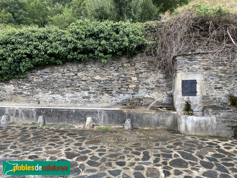 El poble de Benòs. Abeurador