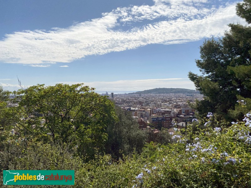 Barcelona - Panoràmica des del Turó del Putxet (Foto: Albert Esteves, 2020) Barcelona - Panoràmica des del Turó del Putxet