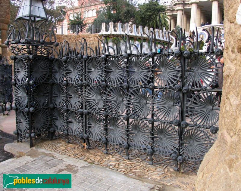 Barcelona - Parc Güell, reixa d'entrada VP