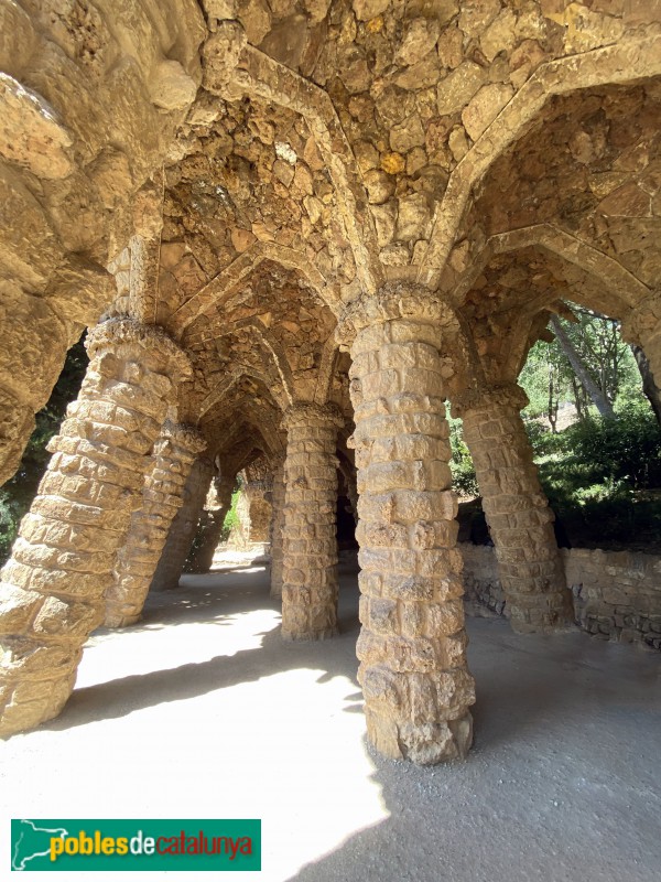 Barcelona - Park Güell. Viaductes i terrasses