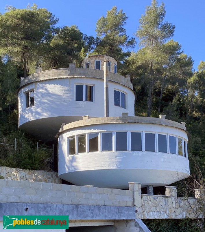 Corbera de Llobregat - Casa Ovni