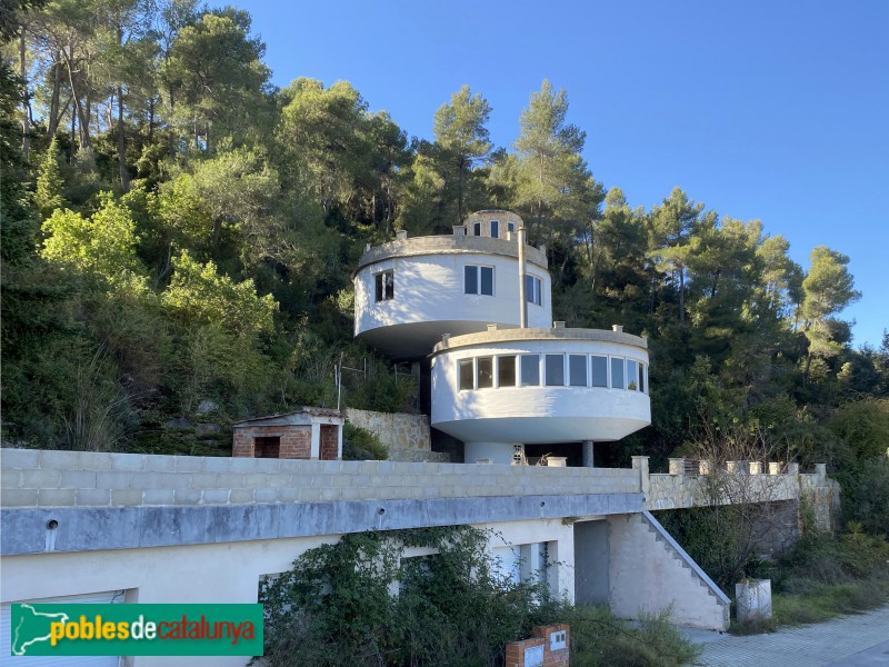 Corbera de Llobregat - Casa Ovni