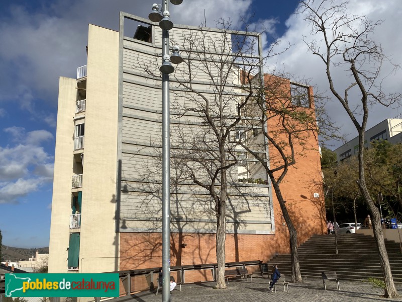 Barcelona - Migera dela plaça Salvador Allende