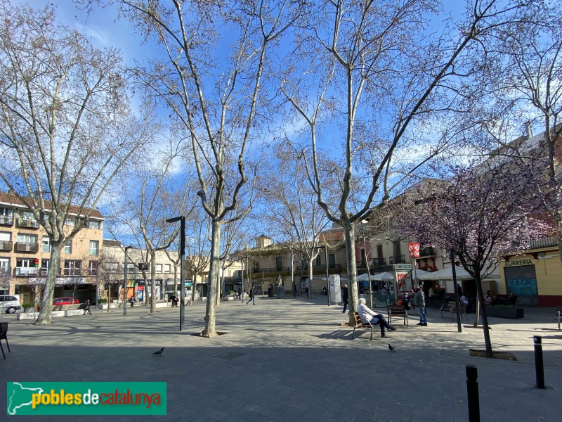 Barcelona - Plaça Eivissa (Foto: Albert Esteves, 2021) Barcelona - Plaça Eivissa
