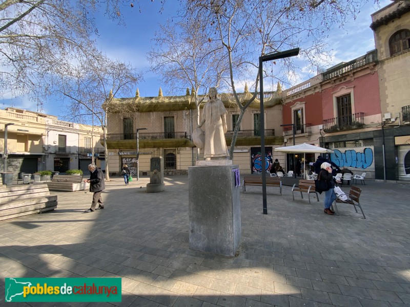 Barcelona - Plaça Eivissa (Foto: Albert Esteves, 2021) Barcelona - Plaça Eivissa