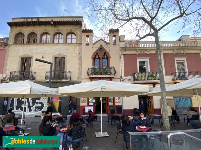 Barcelona - Plaça Eivissa (Foto: Albert Esteves, 2021) Barcelona - Plaça Eivissa
