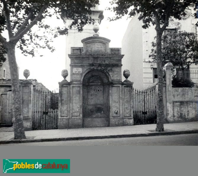 Font i torre d'aigua del carrer Campoamor - <i>Arxiu Municipal del Districte d'Horta-Guinardó</i>