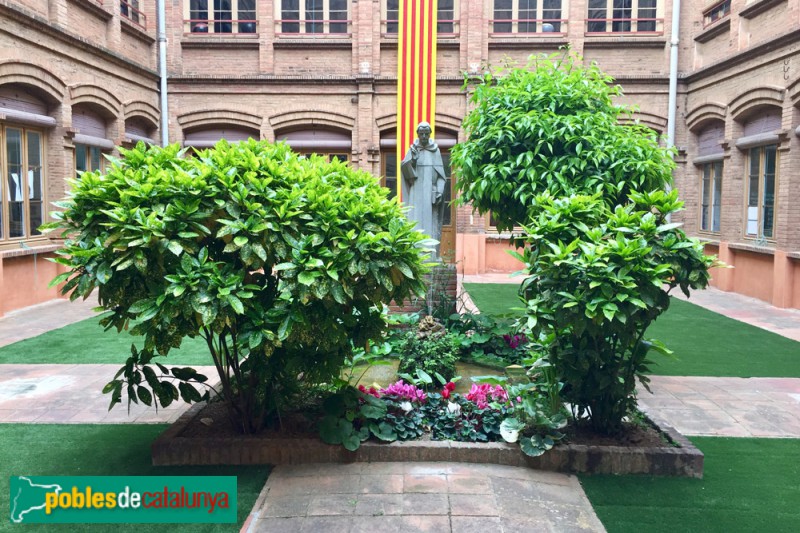 Barcelona - Escola de les Dominiques d'Horta. Claustre