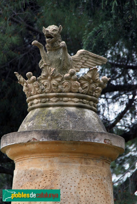 Barcelona - Laberint d'Horta. Símbol heràldic dels Llupià