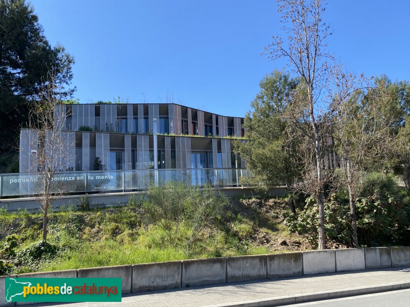 Barcelona - Biblioteca de la Zona Nord