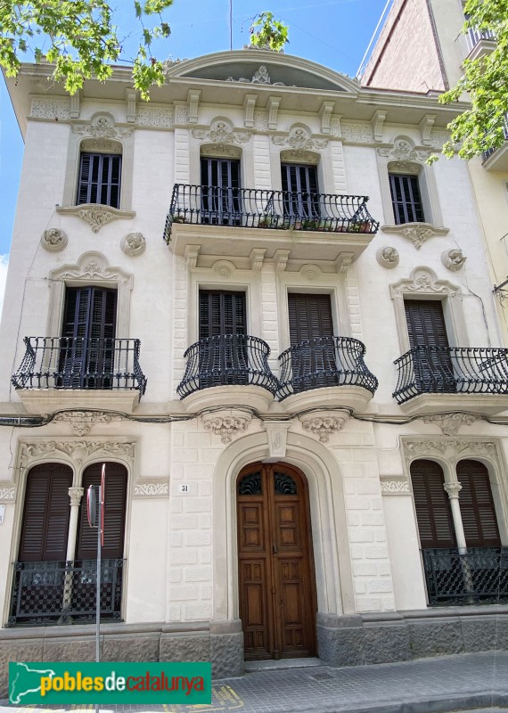 L'Hospitalet de Llobregat - Casa Josep Oliveras (Foto: Albert Esteves, 2021) L'Hospitalet de Llobregat - Casa Josep Oliveras