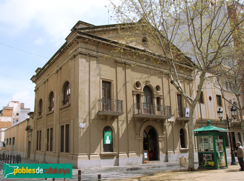L'Hospitalet de Llobregat - Centre Catòlic (Foto: Albert Esteves, 2011) L'Hospitalet de Llobregat - Centre Catòlic