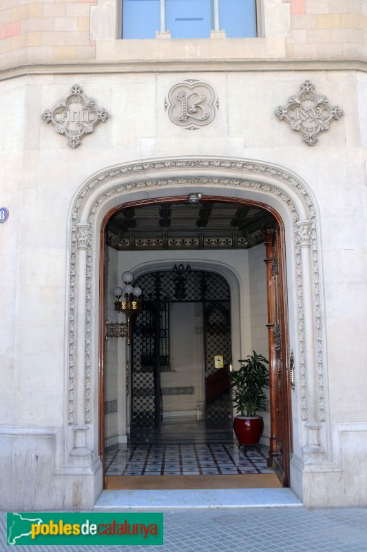 Barcelona - Casa Bosch Alsina (Plaça Catalunya, 8)