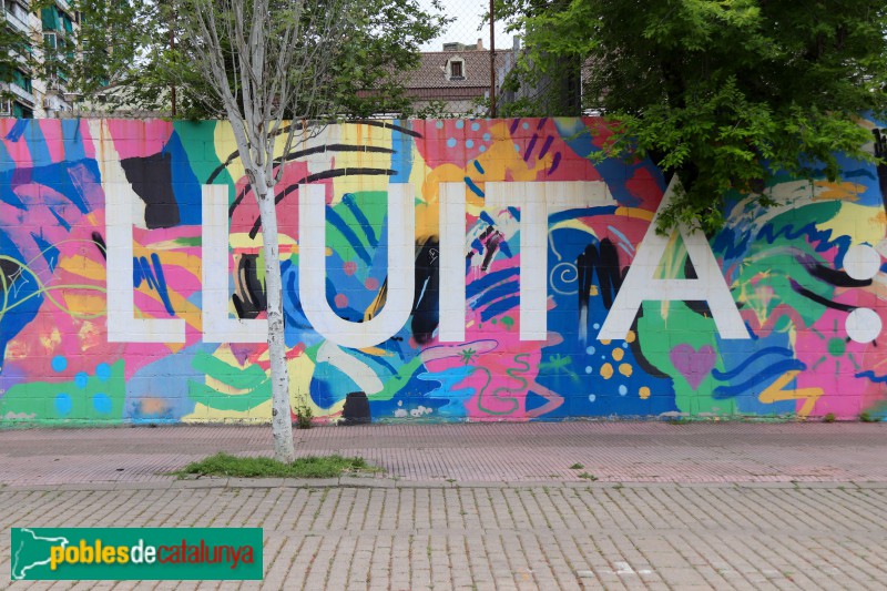 L'Hospitalet de Llobregat - Mural de l'Institut de Bellvitge (Foto: Albert Esteves, 2021) L'Hospitalet de Llobregat - Mural de l'Institut de Bellvitge