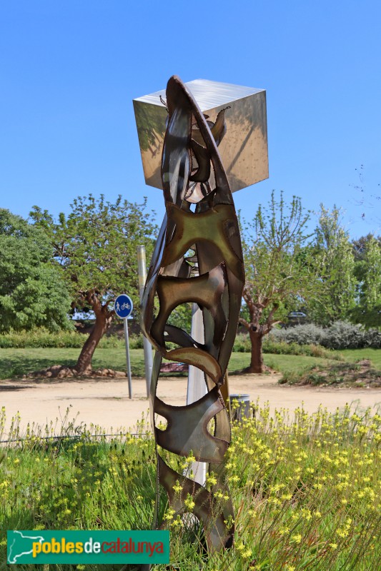 L'Hospitalet de Llobregat - Escultura Conseqüència d'equilibris (Foto: Albert Esteves, 2021) L'Hospitalet de Llobregat - Escultura Conseqüència d'equilibris