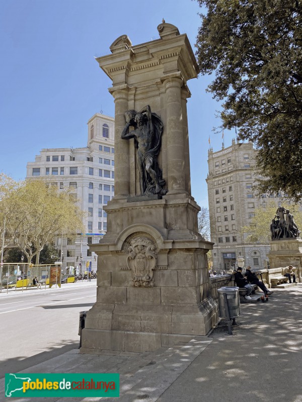 Barcelona - Escultura <i>Hèrcules</i> (Antoni Parera)