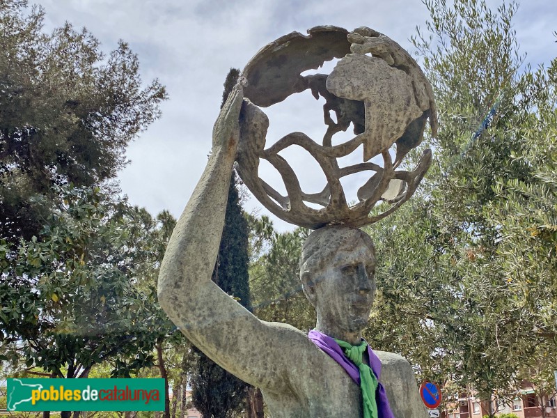 Cornellà de Llobregat - Escultura <i>La dona i el món</i>