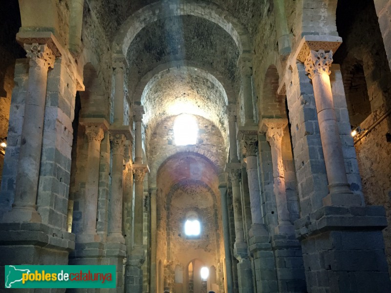 Port de la Selva - Sant Pere de Rodes, interior de l'església