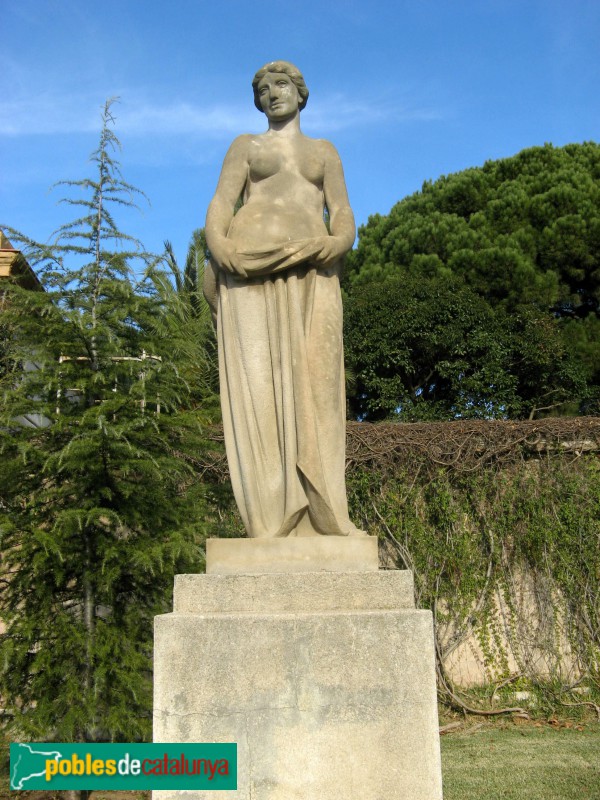 Barcelona - Figura femenina (Josep Llimona)