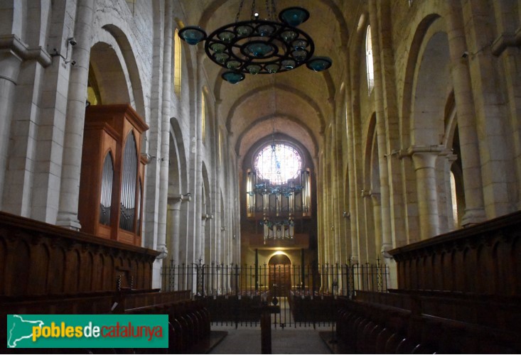 Monestir de Poblet - Interior de la nau central de l'església