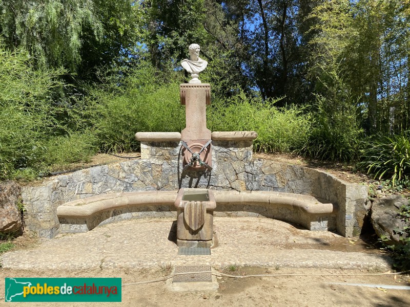 Barcelona - Jardins del Palau de Pedralbes. Font d'Hèrcules