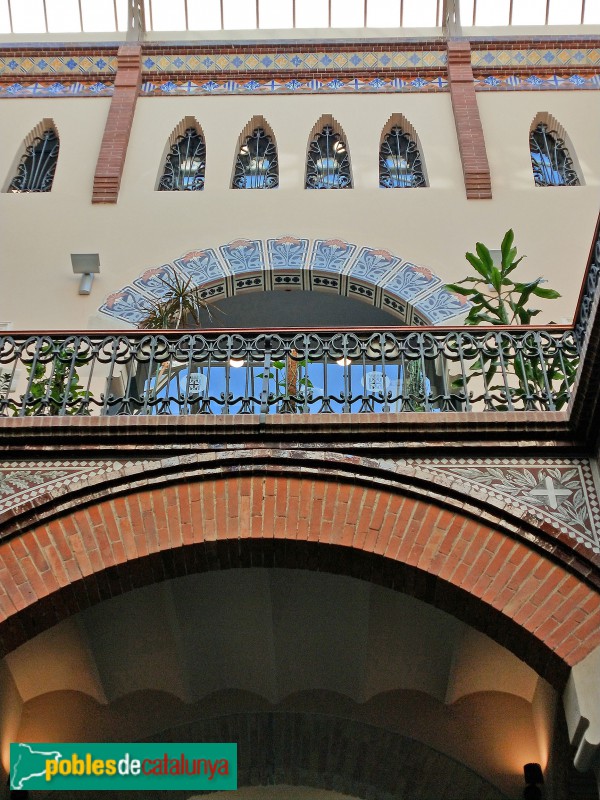 Barcelona - Casa de la Maternitat. Interior del pavelló Mestral